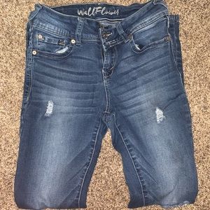 WallFlower Jeans Size 7 Distressed Dark-Wash